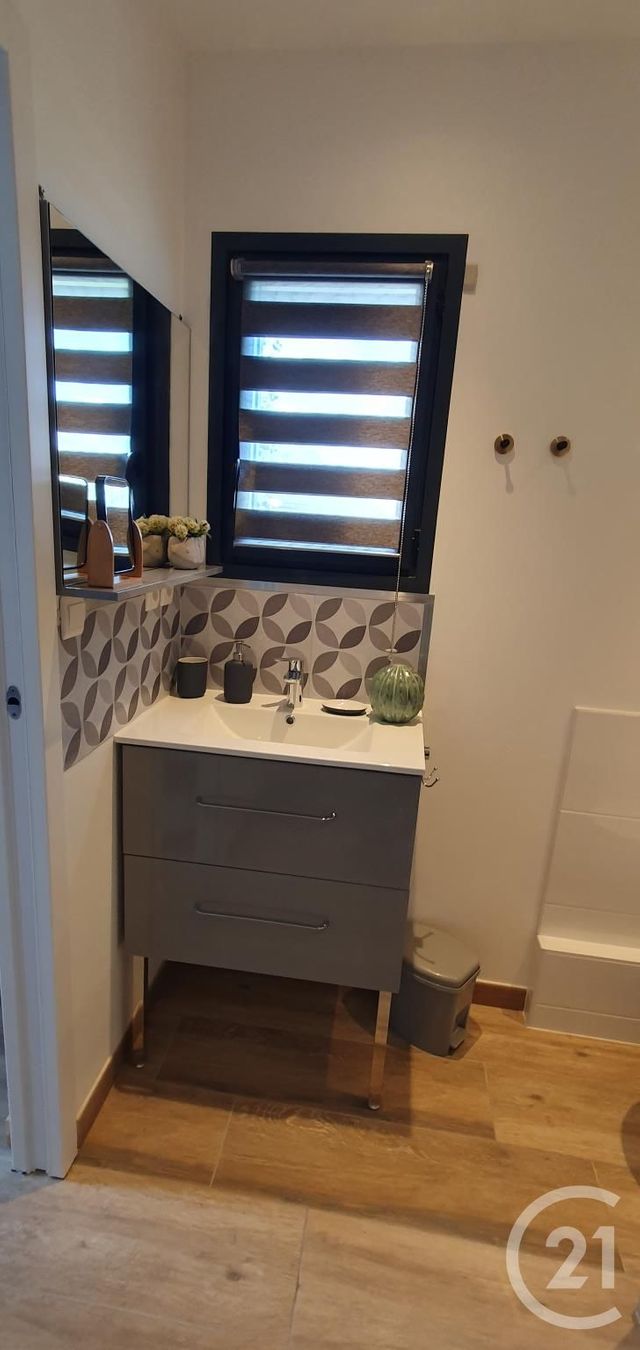 Appartement Studio &agrave; louer - 1 pi&egrave;ce - 17 m2 - St Jean Sur Vilaine - 35 - BRETAGNE