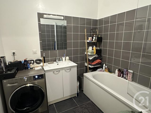 Appartement T3 &agrave; louer - 3 pi&egrave;ces - 61,70 m2 - Noyal Sur Vilaine - 35 - BRETAGNE