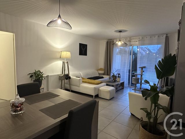 Appartement T3 &agrave; louer - 3 pi&egrave;ces - 61,70 m2 - Noyal Sur Vilaine - 35 - BRETAGNE