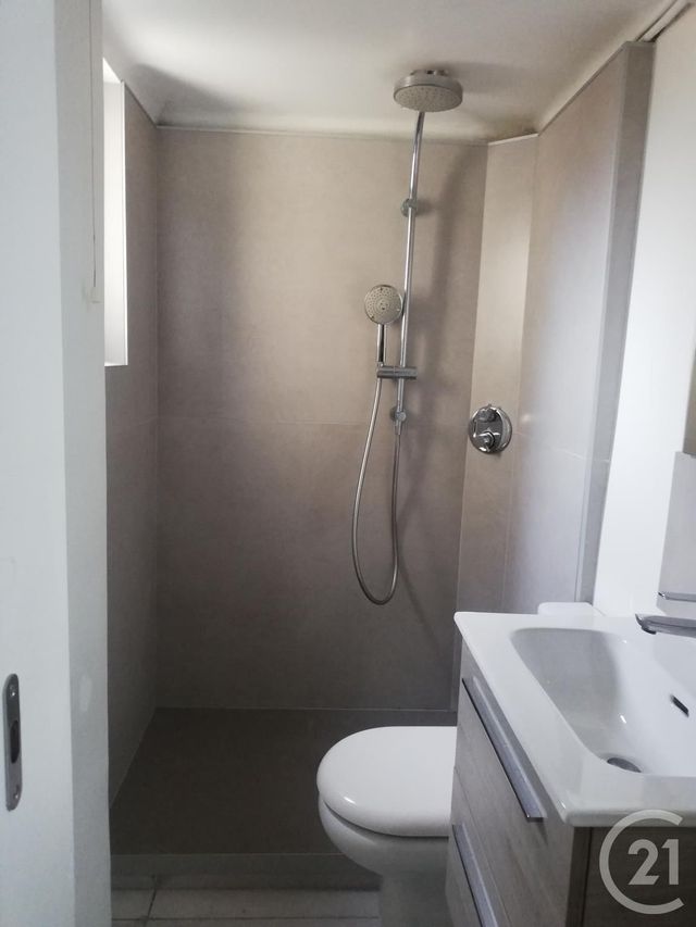 Appartement &agrave; louer - 3 pi&egrave;ces - 71 m2 - Argentre Du Plessis - 35 - BRETAGNE