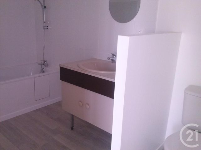 Maison &agrave; louer - 4 pi&egrave;ces - 90 m2 - Cuille - 53 - PAYS-DE-LOIRE