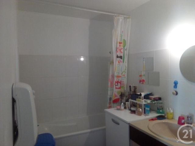 Maison &agrave; louer - 4 pi&egrave;ces - 90 m2 - Cuille - 53 - PAYS-DE-LOIRE