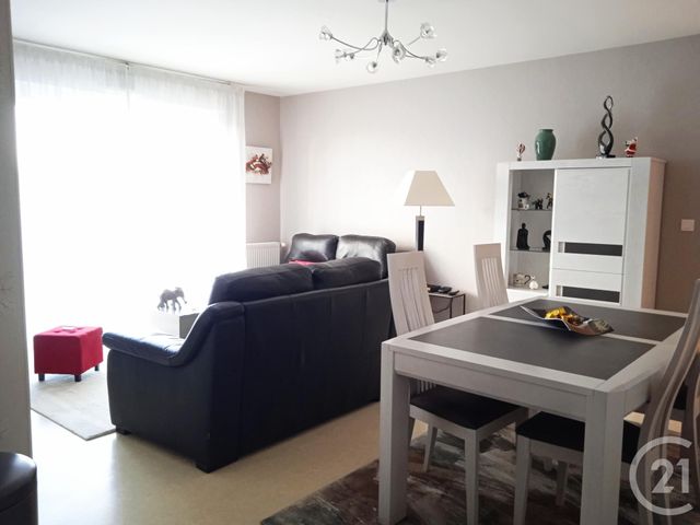 Appartement T4 &agrave; louer - 4 pi&egrave;ces - 81,56 m2 - Chartres De Bretagne - 35 - BRETAGNE