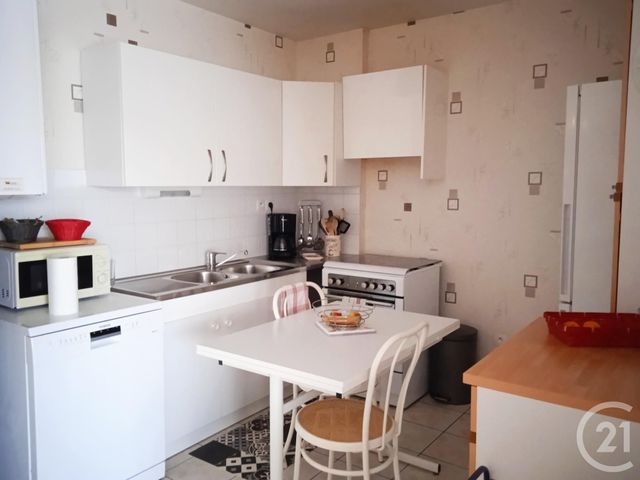 Appartement T4 &agrave; louer - 4 pi&egrave;ces - 81,56 m2 - Chartres De Bretagne - 35 - BRETAGNE