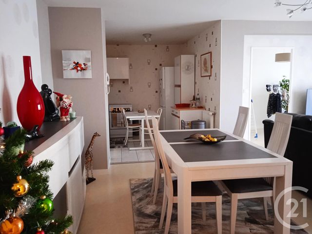Appartement T4 &agrave; louer - 4 pi&egrave;ces - 81,56 m2 - Chartres De Bretagne - 35 - BRETAGNE