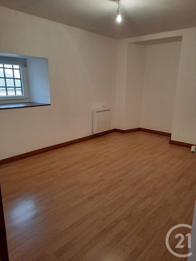 Appartement &agrave; louer - 3 pi&egrave;ces - 79,89 m2 - St Germain Du Pinel - 35 - BRETAGNE