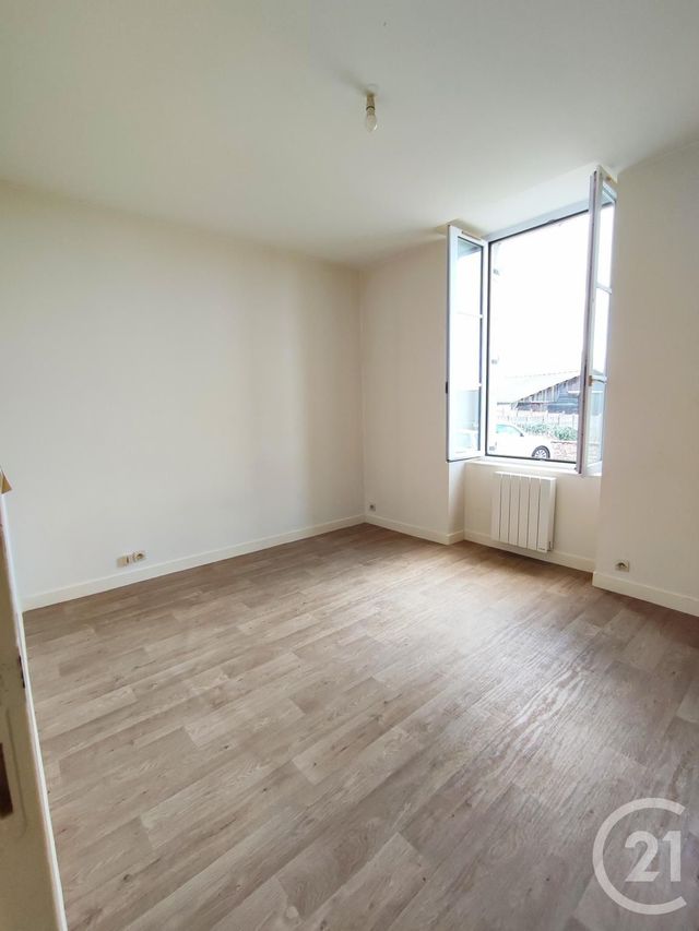 Appartement &agrave; louer - 2 pi&egrave;ces - 43,57 m2 - St Cyr Le Gravelais - 53 - PAYS-DE-LOIRE