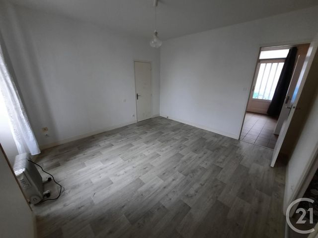 Appartement T2 &agrave; louer - 2 pi&egrave;ces - 40,08 m2 - Le Pertre - 35 - BRETAGNE