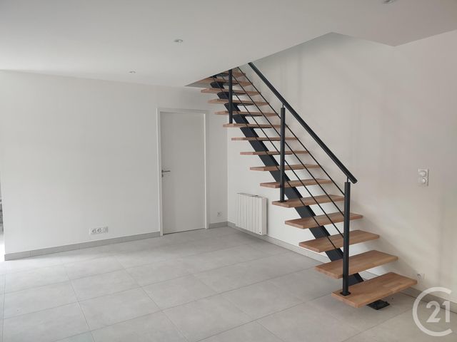 Maison &agrave; louer - 3 pi&egrave;ces - 70 m2 - Argentre Du Plessis - 35 - BRETAGNE