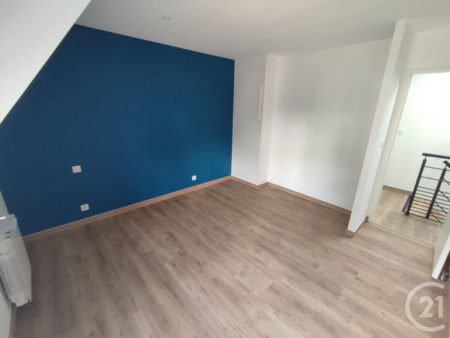 Maison &agrave; louer - 3 pi&egrave;ces - 70 m2 - Argentre Du Plessis - 35 - BRETAGNE