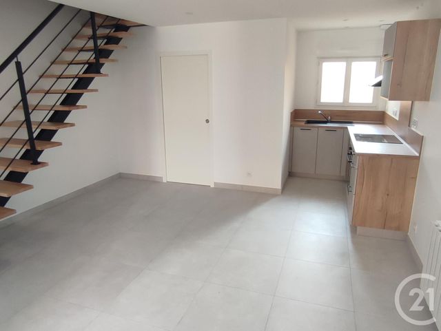 Maison &agrave; louer - 3 pi&egrave;ces - 62 m2 - Argentre Du Plessis - 35 - BRETAGNE