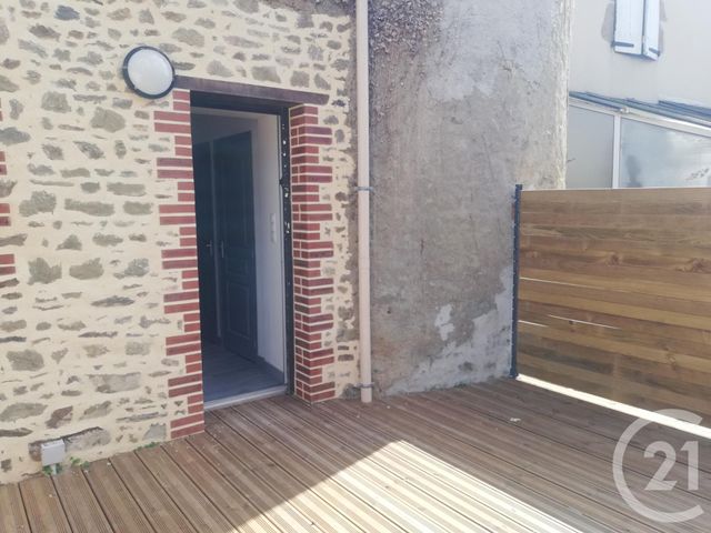 Appartement &agrave; louer - 2 pi&egrave;ces - 53 m2 - Cuille - 53 - PAYS-DE-LOIRE