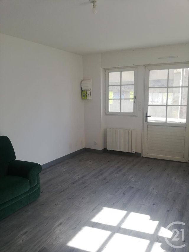 Appartement &agrave; louer - 2 pi&egrave;ces - 53 m2 - Cuille - 53 - PAYS-DE-LOIRE