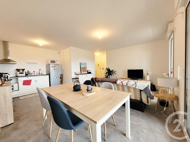 Afficher la photo en grand Appartement F2 à louer - 2 pièces - 47,49 m2 - Vitre - 35 - BRETAGNE
