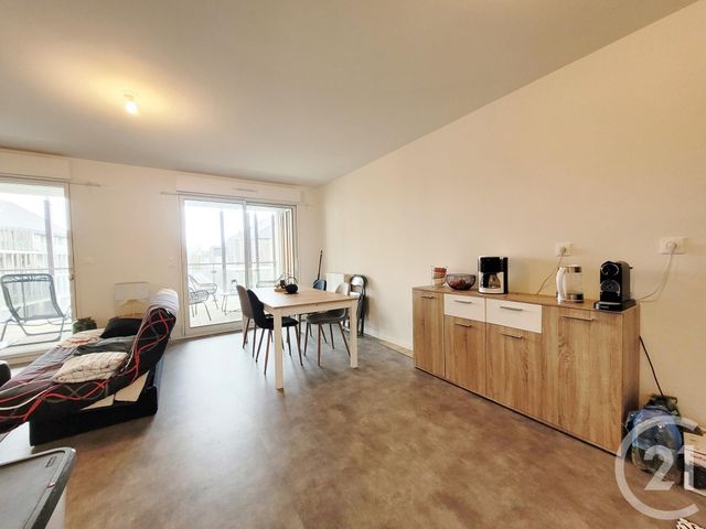 Afficher la photo en grand Appartement F2 à louer - 2 pièces - 47,49 m2 - Vitre - 35 - BRETAGNE