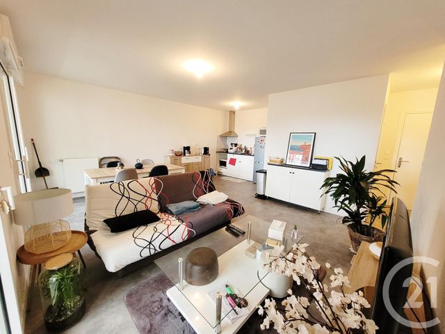 Afficher la photo en grand Appartement F2 à louer - 2 pièces - 47,49 m2 - Vitre - 35 - BRETAGNE