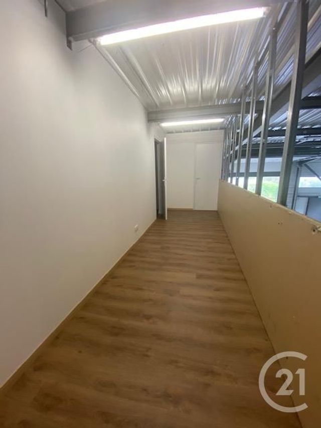 Afficher la photo en grand Appartement Local à louer - 1 pièce - 200 m2 - Vitre - 35 - BRETAGNE