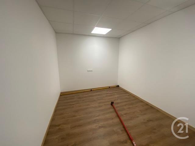 Afficher la photo en grand Appartement Local à louer - 1 pièce - 200 m2 - Vitre - 35 - BRETAGNE