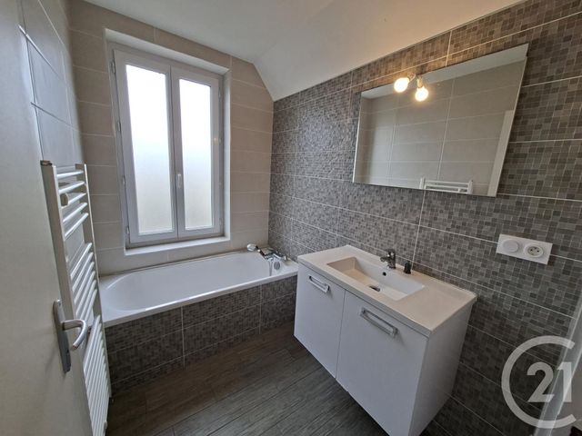 Maison &agrave; louer - 5 pi&egrave;ces - 96,68 m2 - Vitre - 35 - BRETAGNE