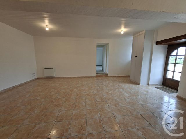 Maison &agrave; louer - 3 pi&egrave;ces - 81,42 m2 - Argentre Du Plessis - 35 - BRETAGNE