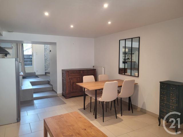 Maison &agrave; louer - 2 pi&egrave;ces - 47 m2 - Vitre - 35 - BRETAGNE
