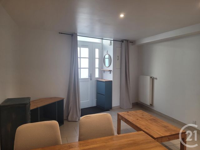 Maison &agrave; louer - 2 pi&egrave;ces - 47 m2 - Vitre - 35 - BRETAGNE