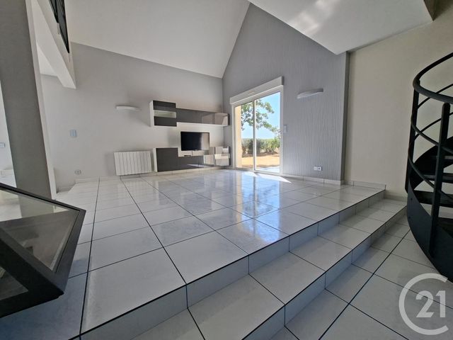 Maison &agrave; louer - 4 pi&egrave;ces - 121,50 m2 - Erbree - 35 - BRETAGNE
